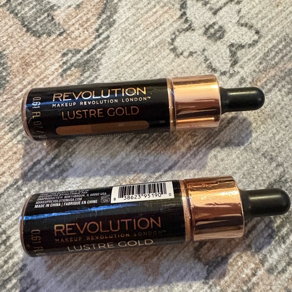 Makeup Revolution Lustre Gold Illuminator